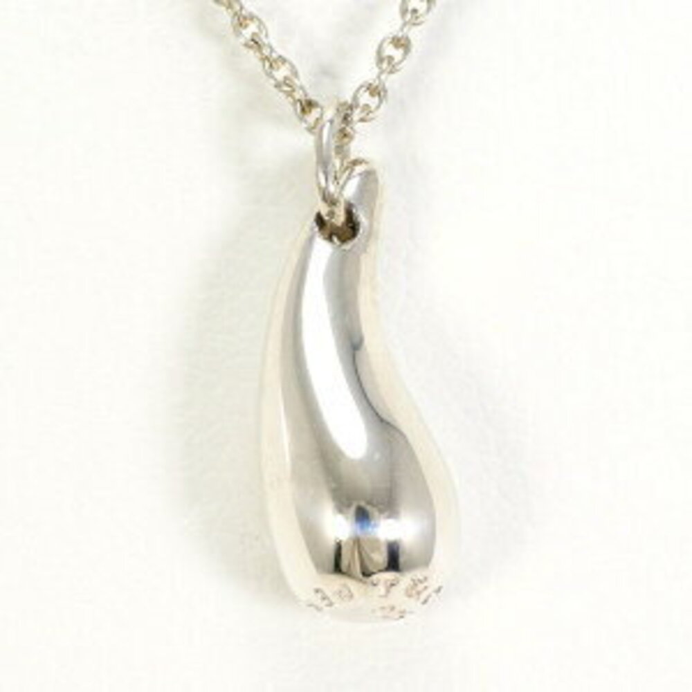 Tiffany Teardrop Silver Necklace Total View 3